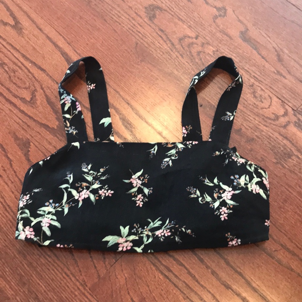 NEW WITHOUT TAGS AEO Floral Crop Top